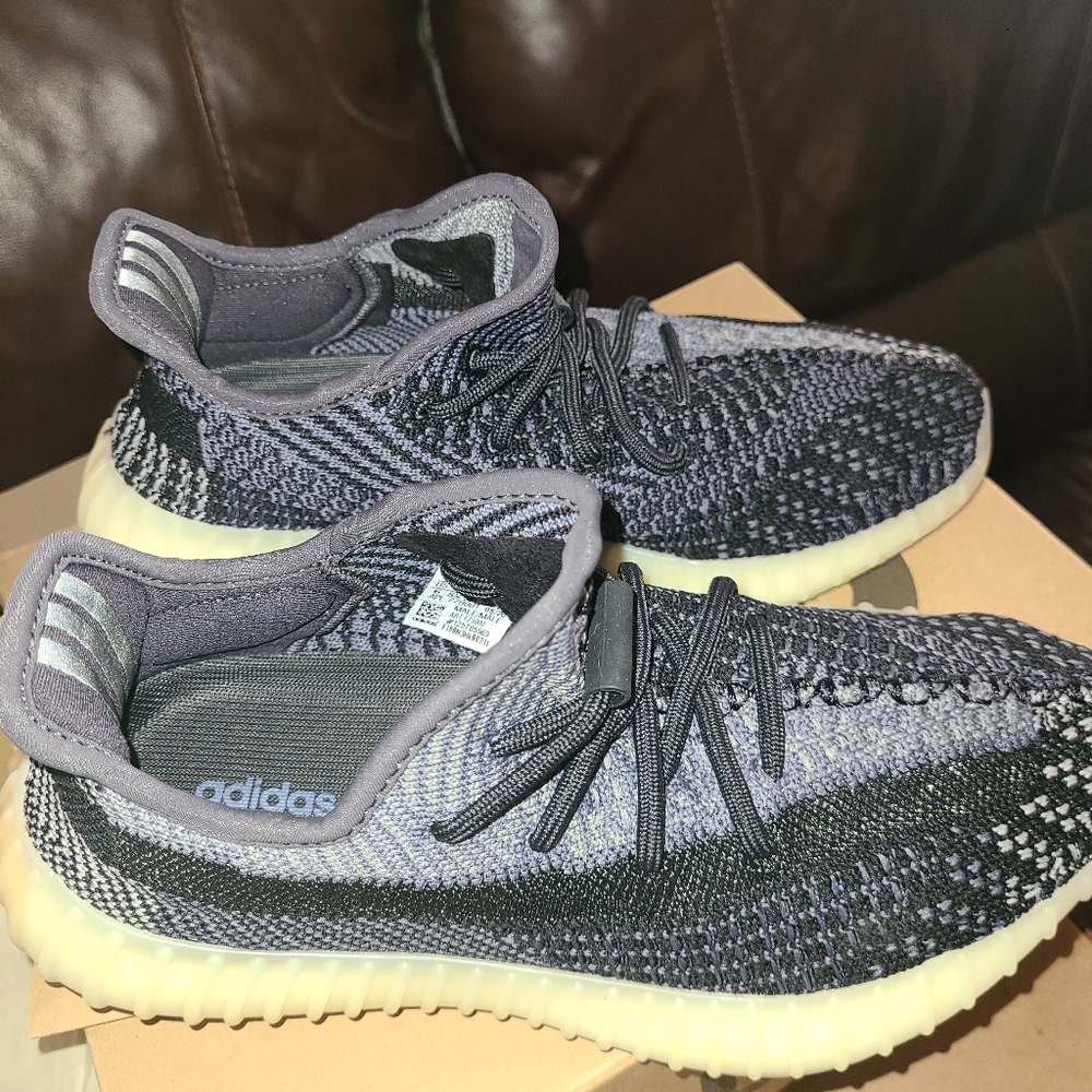yeezy mens size 6 asriel
